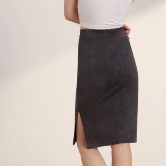 Wilfred Dresses & Skirts - Wilfred Lis Black Vegan Suede Elegant Black Women's Skirt Size 8